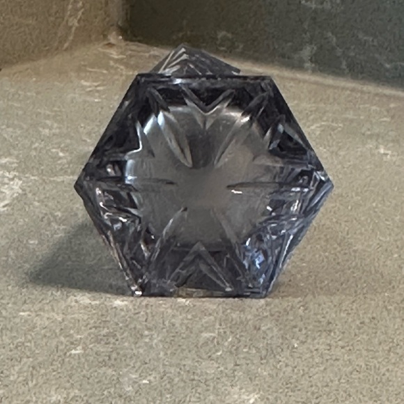 Beautiful Vintage Cut Glass Greyish Lavender Glass Perfume Bottle - Picture 5 of 6